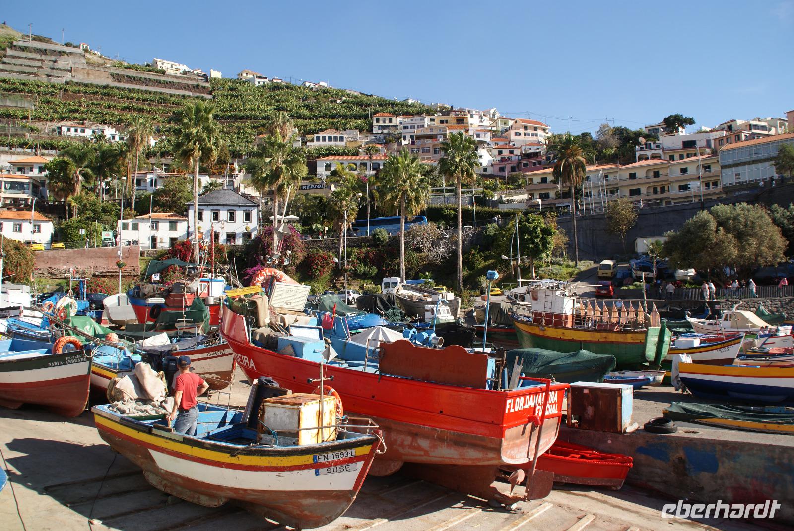 Blick vom Fischerhafen in Camara de Lobos