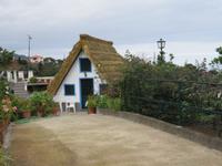 Santa - typische Holzhäuser