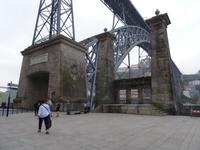 Porto, Reste der alten Brücke