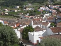 Obidos - Blick auf die begehbare Stadtmauer