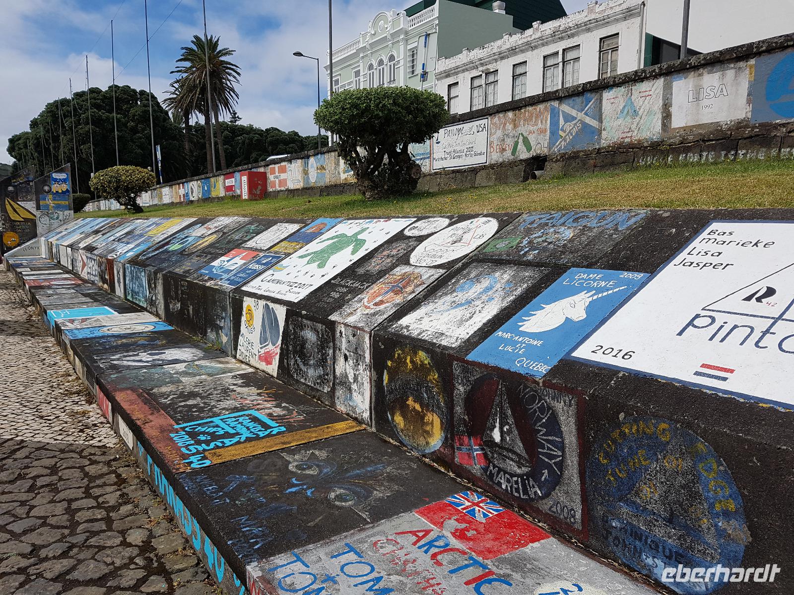 Portugal, Azoren, Faial, Seglerhafenmauer