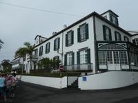 Portugal, Azoren, Faial, Horta, Haus mit der Uhr in der deutschen Siedlung