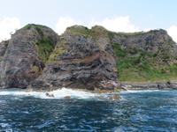 Bootsfahrt entlang der Küste von Flores