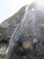 Bootsfahrt entlang der Küste von Flores