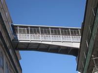 Stadtrundgang Lissabon - Brücke über die Rua do Carmo zur Aussichtsplattform des Elevador Santa Justa