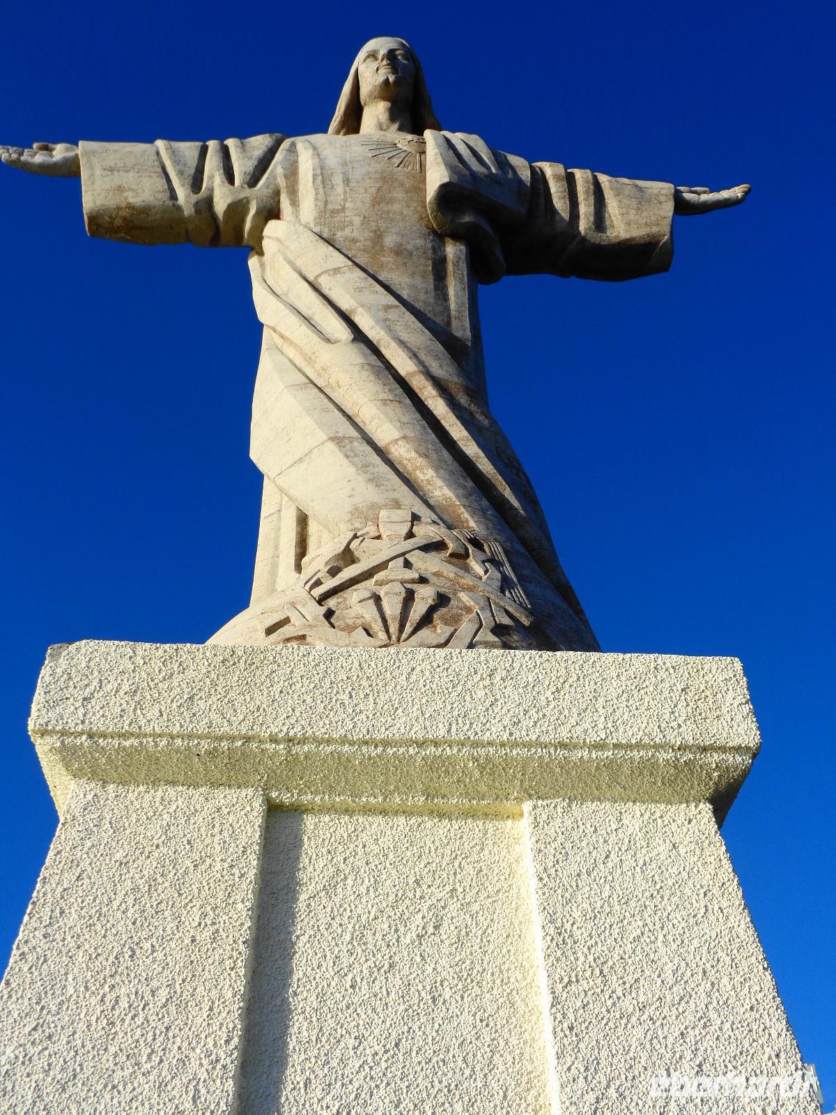 Statue Cristo Rei in Garajão