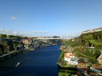 Blick von der Brücke ins Land hinein