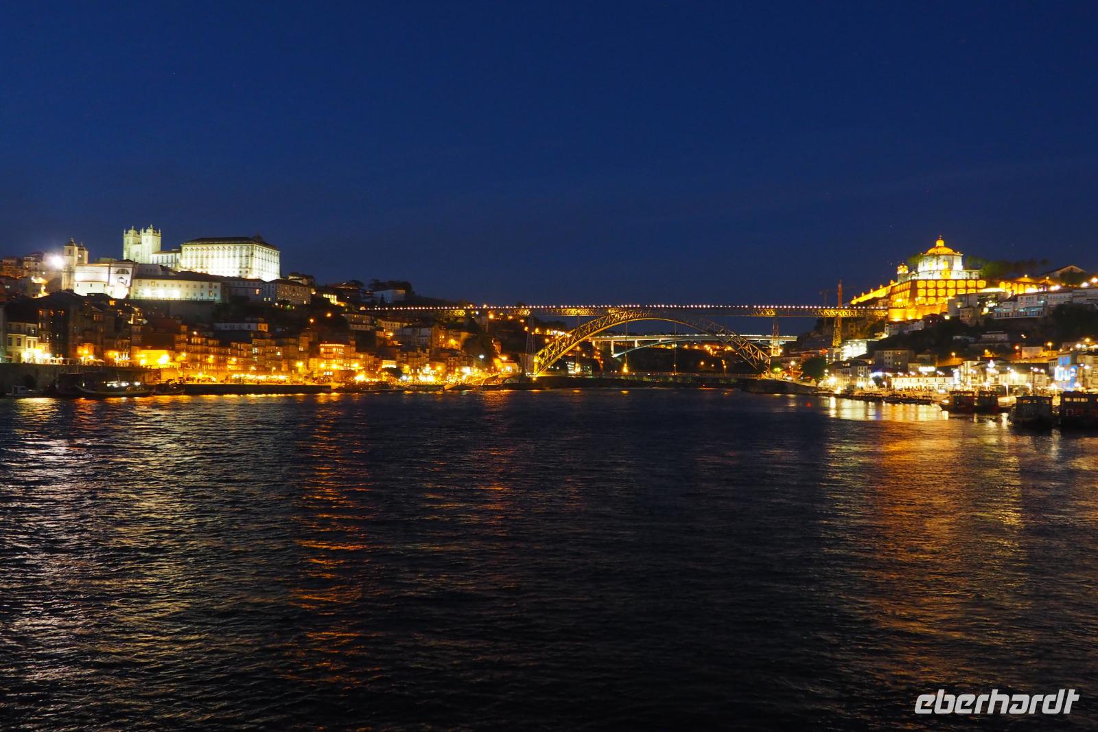 P6080420, Porto und Vila Nova de Gaia bei Nacht