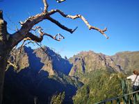 Aussichtspunkt mit Blick auf Pico do Arieiro Madeira