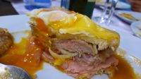 Singlereise Portugal - Francesinha, ein Muss in Porto