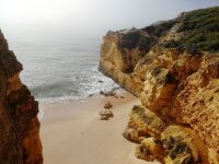...die Praia de Benagil lädt zum Muschelsammeln und Verweilen ein.jpg