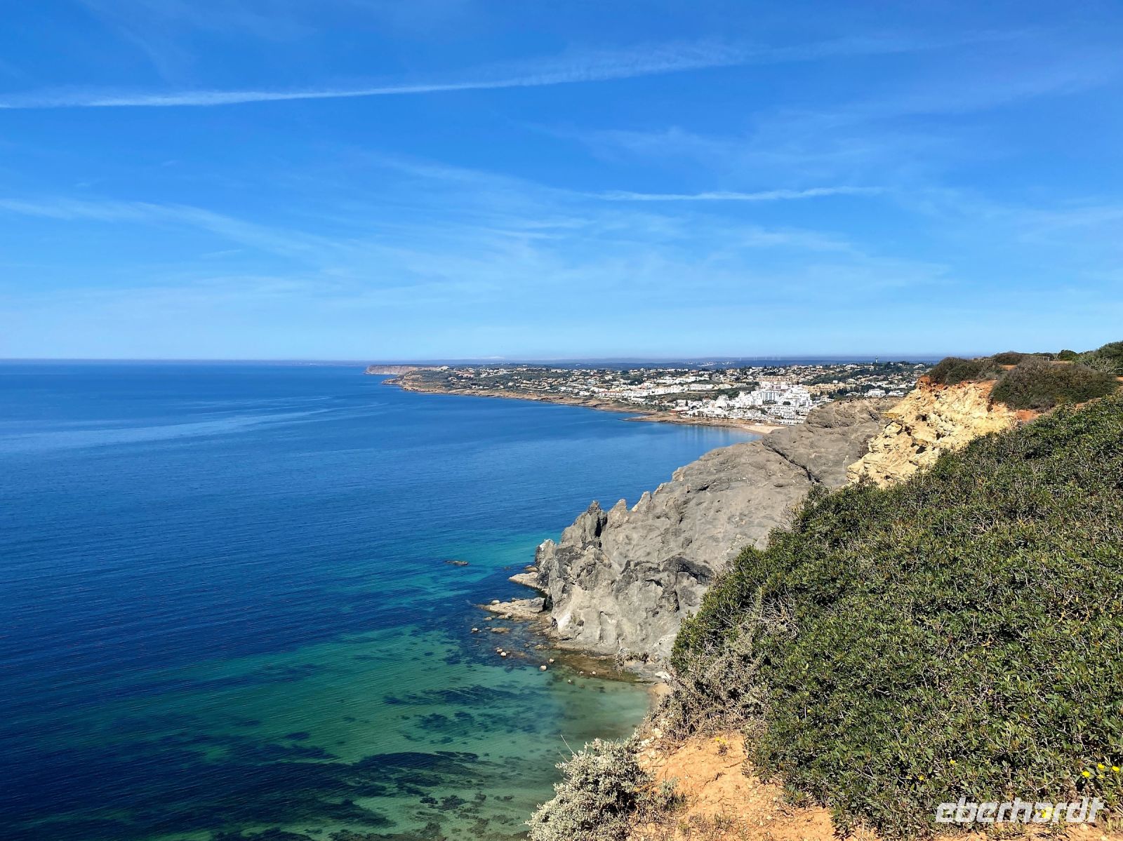 Tag 4 - In der Ferne Praia da Luz.jpg