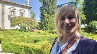 Flusskreuzfahrt Douro - Franzi im Palastgarten von Mateus