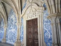 Porto: Azulejos im Innenhof der Kathedrale