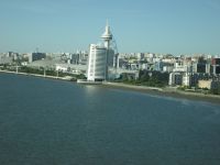 Tejo und Lissabons Stadtteil der Weltausstellung