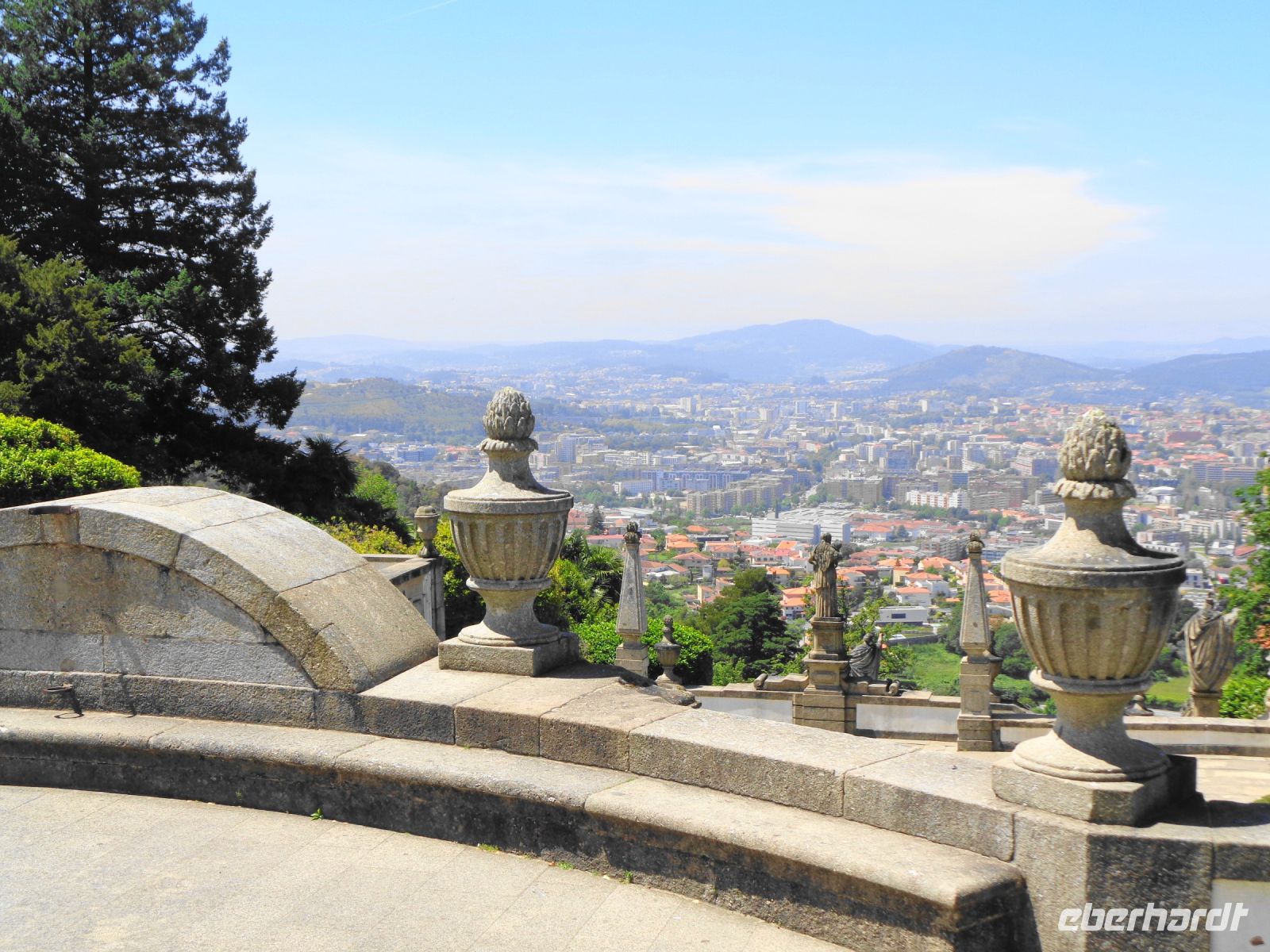 Blick auf Braga vom Wallfahrtsort Bom Jesus 2
