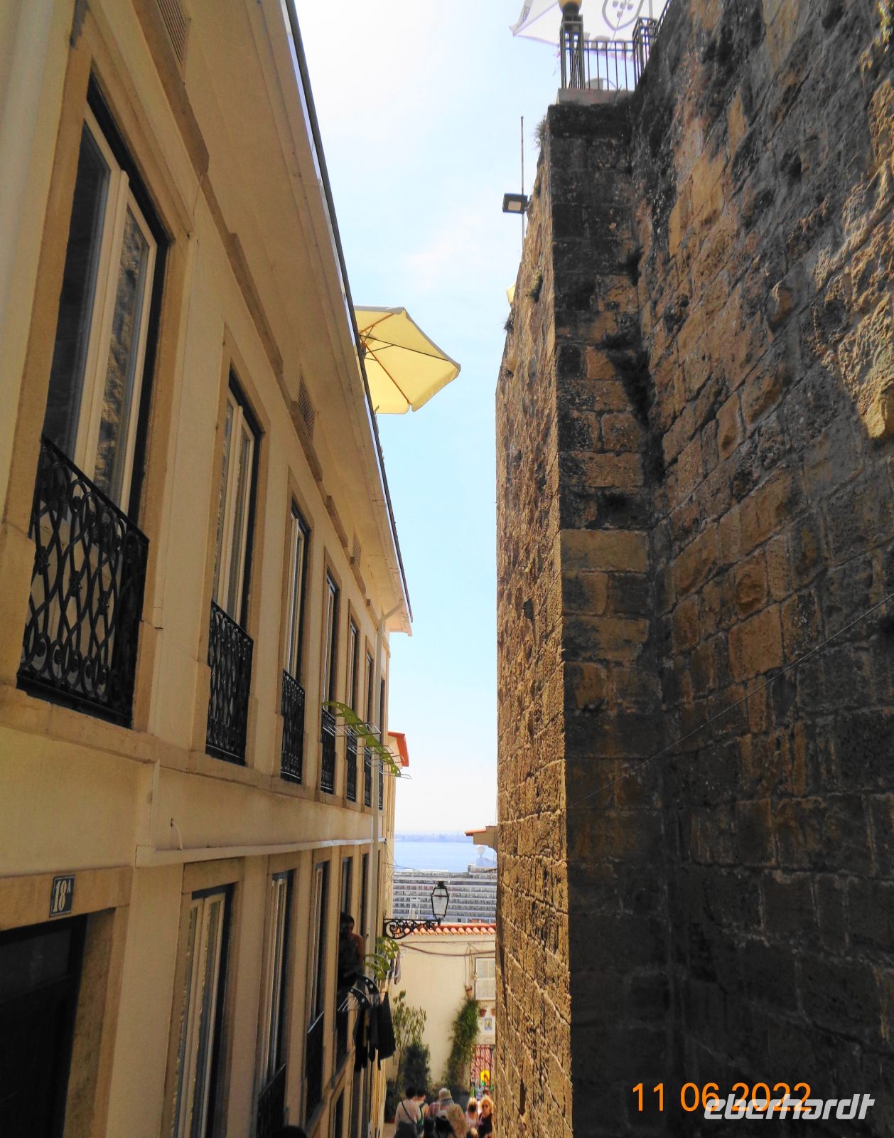 Lissabon Blick auf Kreuzfahrtschiffe 2