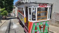 Singlereise Algarve / Portugal - Fahrt mit der Standseilbahn Glória in Lissabon