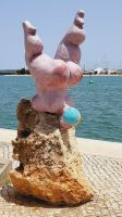 Singlereise Algarve / Portugal - Skulptur Banhista im Hafen von Portimao