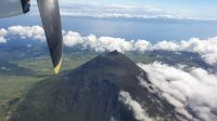 Azoren, Blick auf den Pico Berg und Insel Sao Jorge im Hintergrund