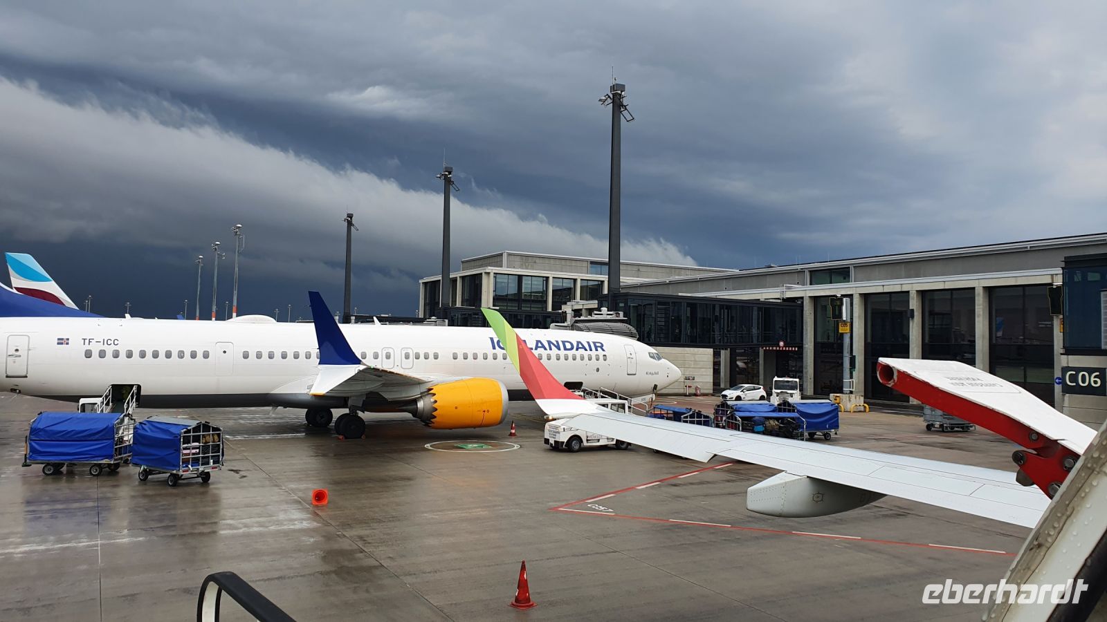 Berlin-Brandenburg Flughafen bei Starkregen