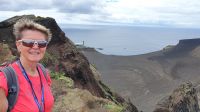 Insel Faial, Capelinhos mit Blick zum alten Leuchtturm