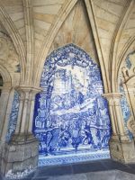 Kacheln in der Kathedrale von Porto