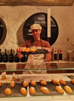 Die Spezialitäten aus Stockfisch werden feil geboten, Porto