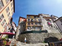 Es geht steil bergab in Ribera, Porto