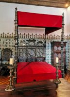 Königliches Bett im Palacio Nacional de Sintra