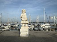 Hafenpromenade Gudiana in Vila Real de Santo Antonio mit Blick auf Spanien