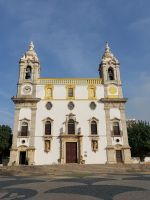 Igreja de Nossa Senhora do Carmo & Capela dos Ossos 