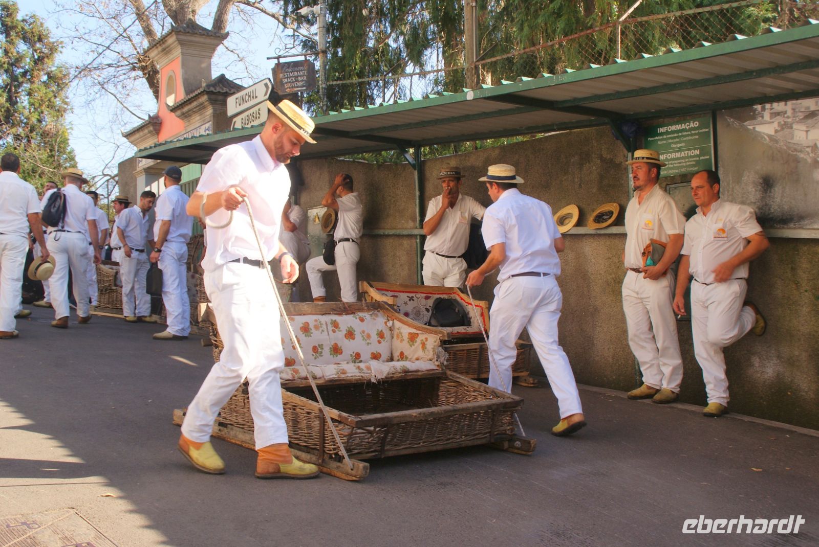 32 Korbschlittenfahrer