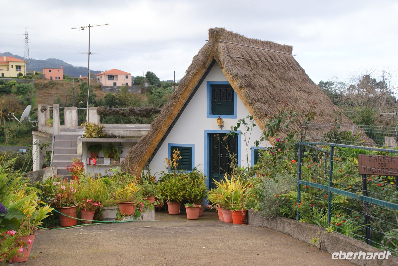 143 Strohgedeckte Häuser in  Santana