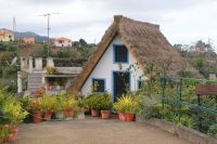 143 Strohgedeckte Häuser in  Santana