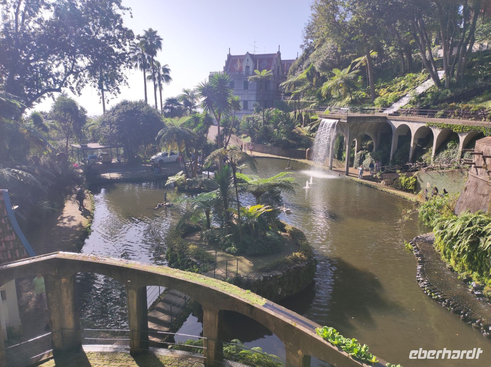 See mit Insel im Tropischen Monte Palace Garten in Funchal