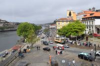 Blick auf das quirlige Hafenviertel Portos