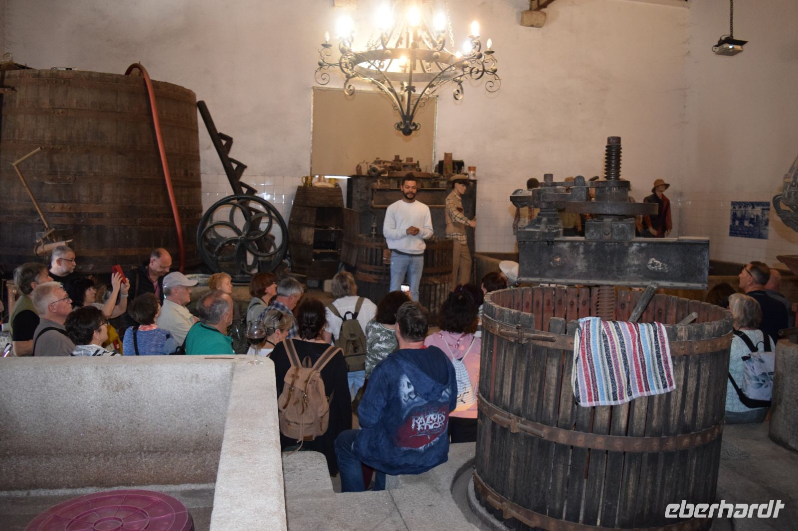 Führung durch den Weinkeller