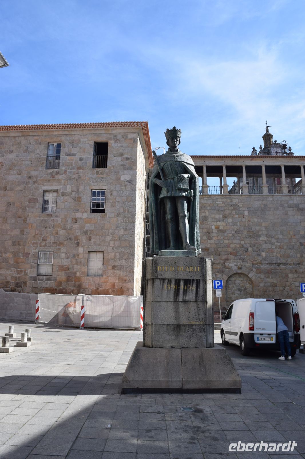 Standbild von König Eduard I. in Viseu