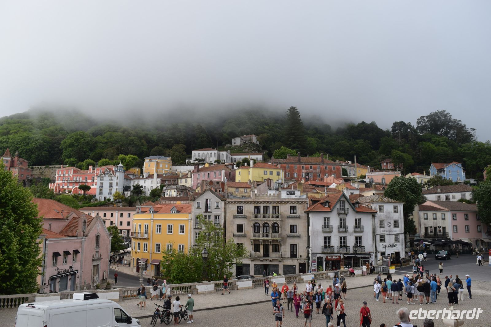 Wolken verdecken die Burg von Sintra 