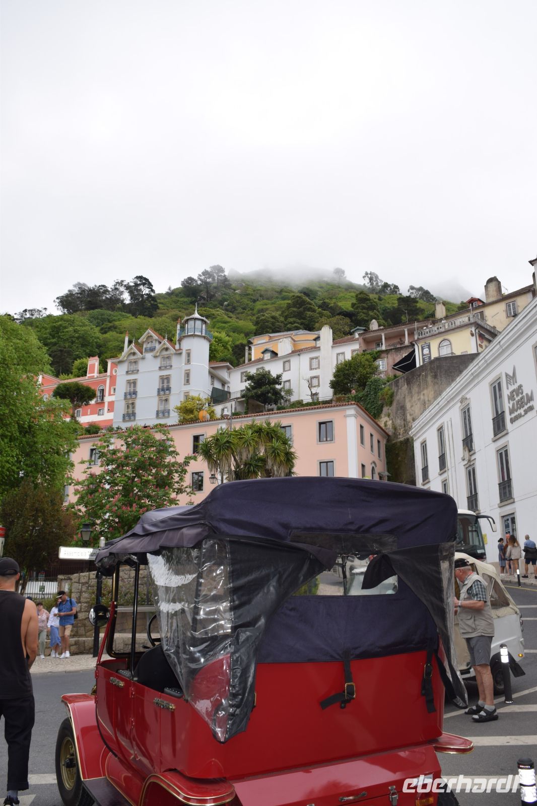 Blick hinauf zur Burg von Sintra
