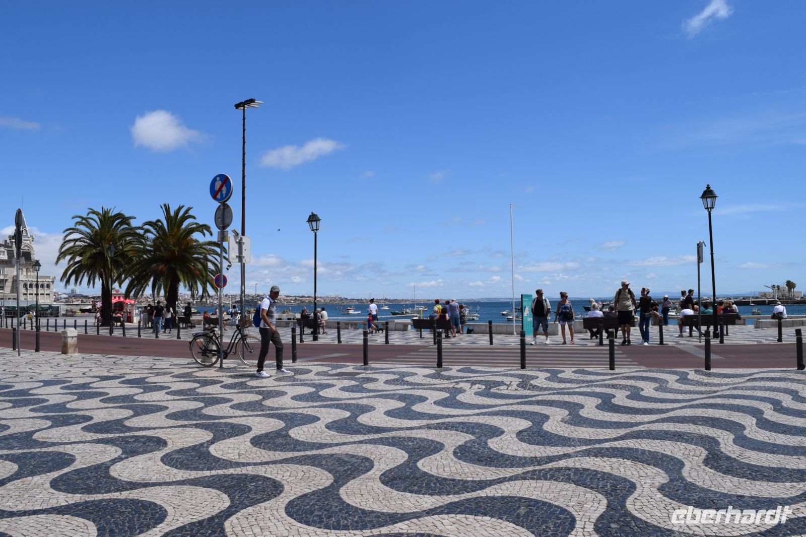 Die Uferpromenade von Cascais 
