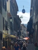 Über den Gassen - die Seilbahn nach Monte