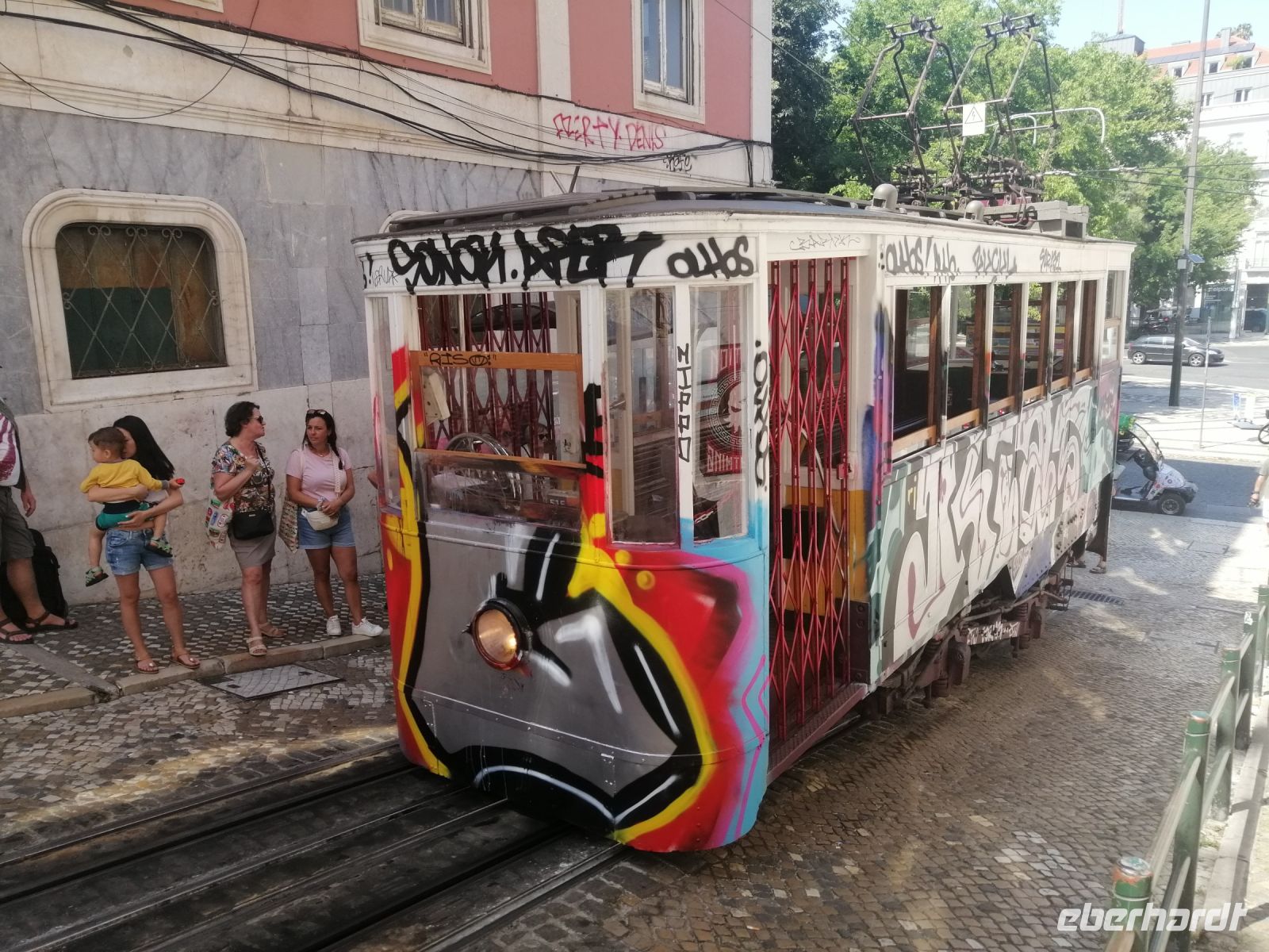 mit einer historischen Standseilbahn zum Fado-Abend, Lissabon