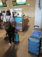 unsere Reise geht dem Ende zu: am Flughafen in Faro