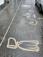 Typisches Kopfsteinpflaster - Horta