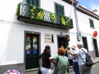 Likörladen Mulher de Capote