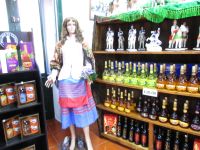 Likörladen Mulher de Capote