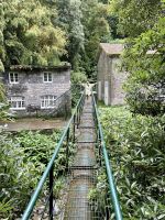 Wege über Wasserrohre