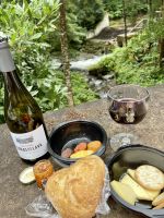 Erstes Picknick am Wasserfall